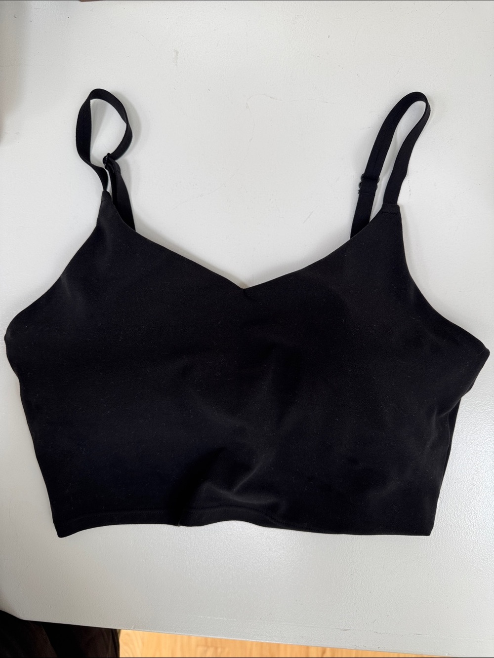 Athleta elation v neck crop small D-DD EUC like  new straps can be crossover
